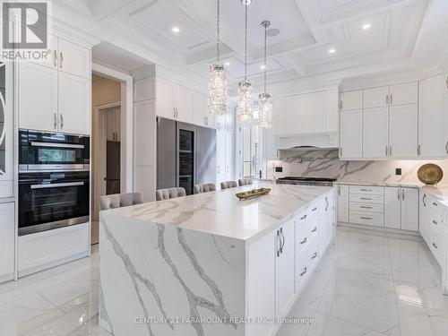 4 Grafton Crescent, Brampton (Toronto Gore Rural Estate), ON - Indoor Photo Showing Kitchen With Upgraded Kitchen