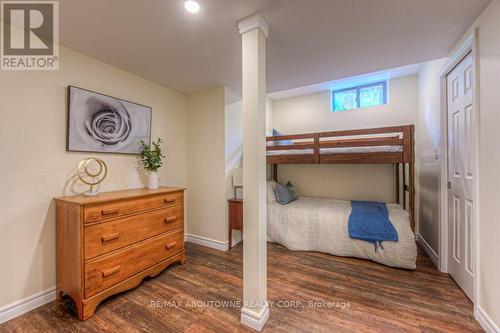 14 - 2141 Caroline Street, Burlington (Brant), ON - Indoor Photo Showing Bedroom