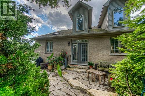 14 - 2141 Caroline Street, Burlington, ON - Outdoor