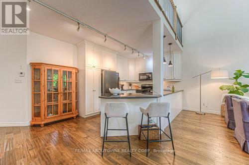 14 - 2141 Caroline Street, Burlington (Brant), ON - Indoor Photo Showing Kitchen