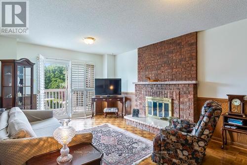 1983 Roy Ivor Crescent, Mississauga, ON - Indoor Photo Showing Living Room With Fireplace