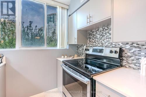 206 - 50 Kingsbridge Garden Circle, Mississauga, ON - Indoor Photo Showing Kitchen