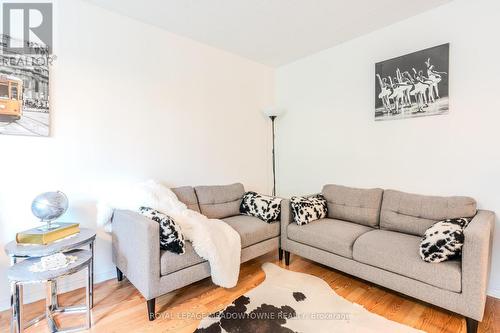 206 - 50 Kingsbridge Garden Circle, Mississauga, ON - Indoor Photo Showing Living Room