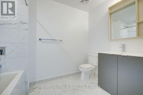 3005 - 4065 Confederation Parkway, Mississauga (City Centre), ON - Indoor Photo Showing Bathroom