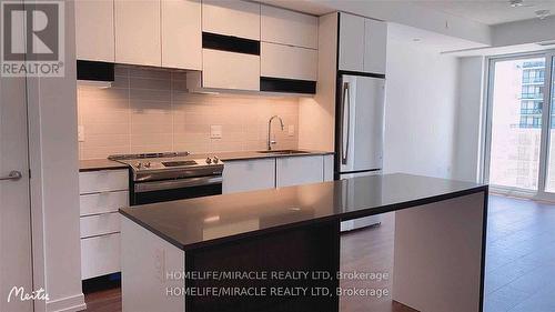 3005 - 4065 Confederation Parkway, Mississauga (City Centre), ON - Indoor Photo Showing Kitchen With Upgraded Kitchen