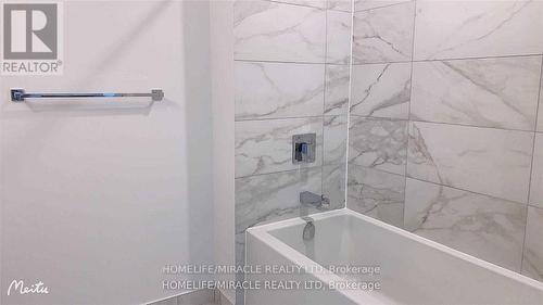 3005 - 4065 Confederation Parkway, Mississauga (City Centre), ON - Indoor Photo Showing Bathroom