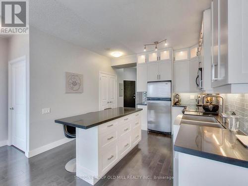 1901 - 15 Windermere Avenue, Toronto (High Park-Swansea), ON - Indoor Photo Showing Kitchen