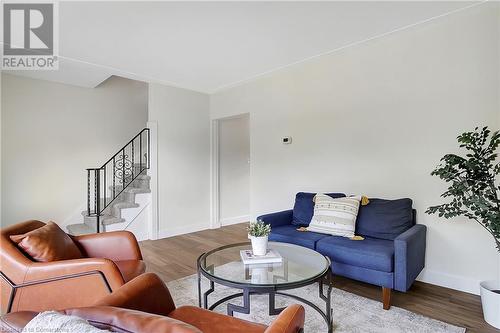 125 Third Avenue, Kitchener, ON - Indoor Photo Showing Living Room