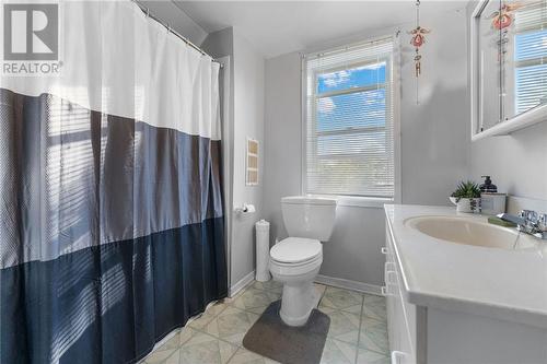 Main bathroom - 5258 Murphy Road, Calabogie, ON - Indoor Photo Showing Bathroom