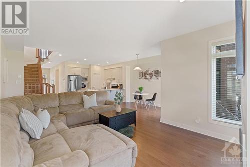 4935 Abbott Street E, Ottawa, ON - Indoor Photo Showing Living Room