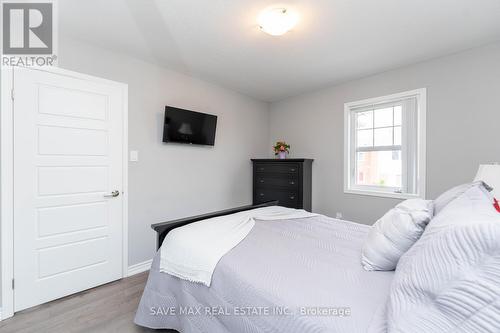 212 Waterbrook Lane, Kitchener, ON - Indoor Photo Showing Bedroom