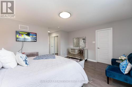 212 Waterbrook Lane, Kitchener, ON - Indoor Photo Showing Bedroom