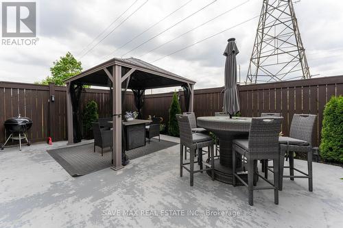 212 Waterbrook Lane, Kitchener, ON - Outdoor