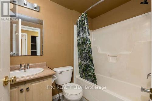 89 - 240 London Road W, Guelph, ON - Indoor Photo Showing Bathroom