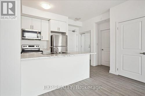 308 - 450 Dundas Street E, Hamilton (Waterdown), ON - Indoor Photo Showing Kitchen