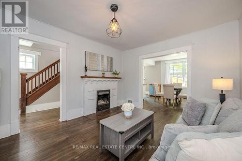 54 Eramosa Road, Guelph (Waverley), ON - Indoor Photo Showing Living Room With Fireplace