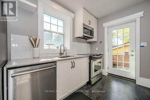 54 Eramosa Road, Guelph, ON - Indoor Photo Showing Kitchen With Upgraded Kitchen