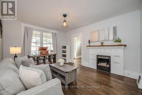 54 Eramosa Road, Guelph (Waverley), ON - Indoor Photo Showing Living Room With Fireplace