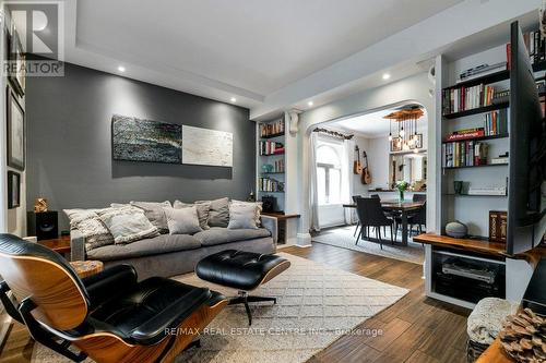 24 Ramore Street, Cambridge, ON - Indoor Photo Showing Living Room