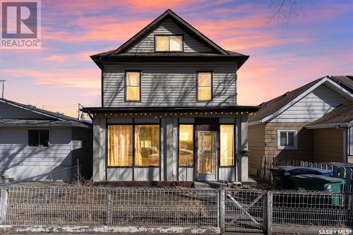 214 E Avenue S, Saskatoon, SK - Outdoor