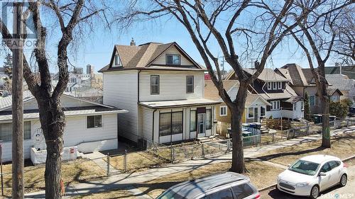 214 E Avenue S, Saskatoon, SK - Outdoor