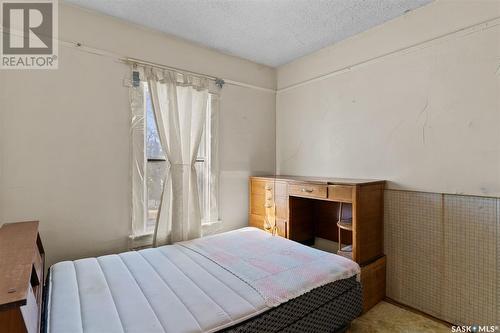 214 E Avenue S, Saskatoon, SK - Indoor Photo Showing Bedroom