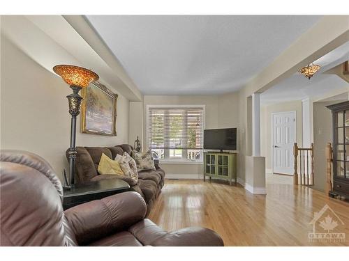 808 Nesting Way, Ottawa, ON 