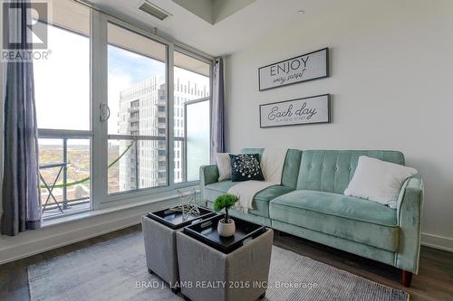 2110 - 55 Regent Park Boulevard, Toronto, ON - Indoor Photo Showing Living Room