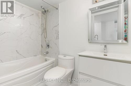 810 - 397 Front Street W, Toronto (Waterfront Communities), ON - Indoor Photo Showing Bathroom