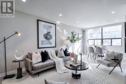 105 - 39 Kimbercroft Court, Toronto, ON - Indoor Photo Showing Living Room