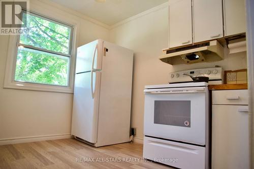 29 North Woodrow Boulevard, Toronto, ON - Indoor Photo Showing Kitchen