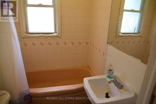 29 North Woodrow Boulevard, Toronto (Clairlea-Birchmount), ON - Indoor Photo Showing Bathroom