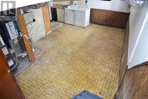 29 North Woodrow Boulevard, Toronto (Clairlea-Birchmount), ON - Indoor Photo Showing Laundry Room