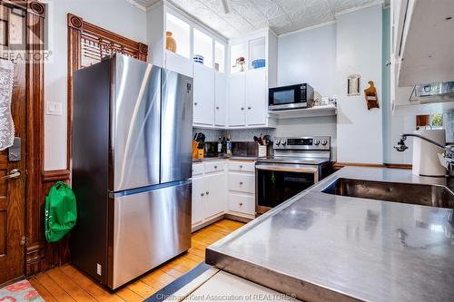 423 King Street West, Chatham, ON - Indoor Photo Showing Kitchen