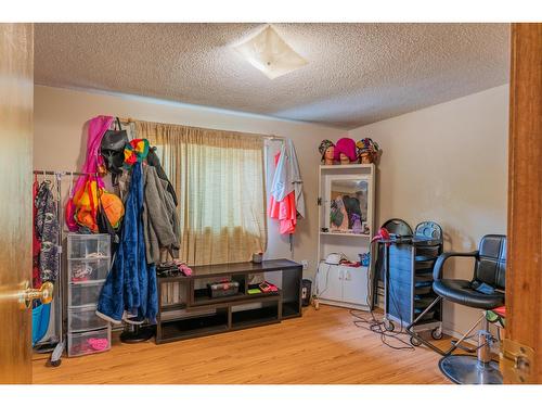 643 11Th Avenue, North Castlegar, BC - Indoor