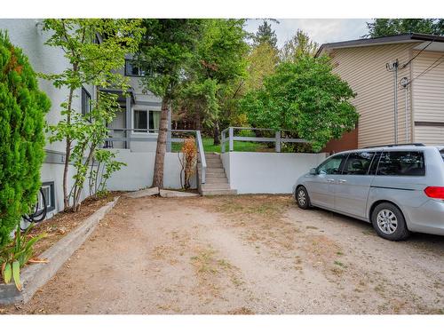 643 11Th Avenue, Castlegar, BC - Outdoor