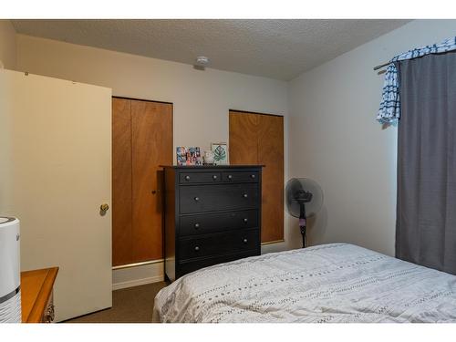 643 11Th Avenue, North Castlegar, BC - Indoor Photo Showing Bedroom