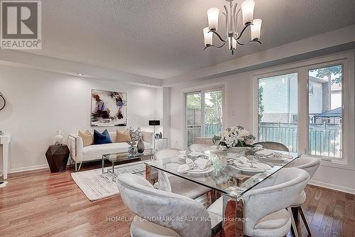 77 Greenbelt Crescent, Richmond Hill, ON - Indoor Photo Showing Dining Room