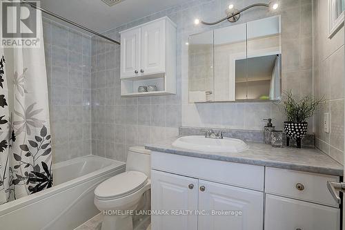 77 Greenbelt Crescent, Richmond Hill, ON - Indoor Photo Showing Bathroom