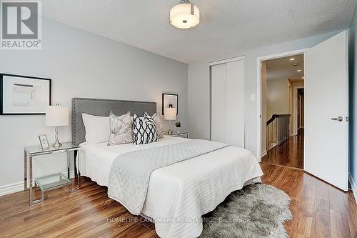 77 Greenbelt Crescent, Richmond Hill, ON - Indoor Photo Showing Bedroom