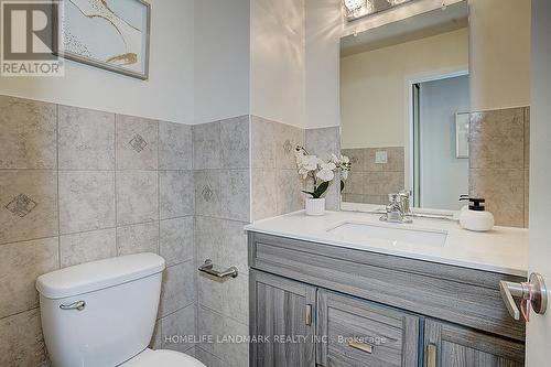 77 Greenbelt Crescent, Richmond Hill, ON - Indoor Photo Showing Bathroom