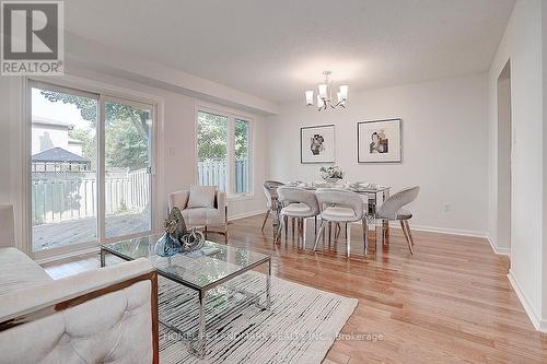 77 Greenbelt Crescent, Richmond Hill, ON - Indoor Photo Showing Living Room