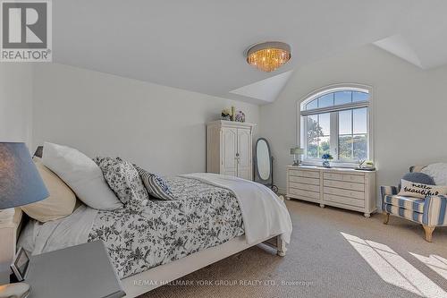 87 Manor Hampton Street, East Gwillimbury, ON - Indoor Photo Showing Bedroom