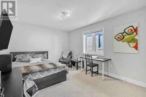 87 Manor Hampton Street, East Gwillimbury (Sharon), ON - Indoor Photo Showing Bedroom