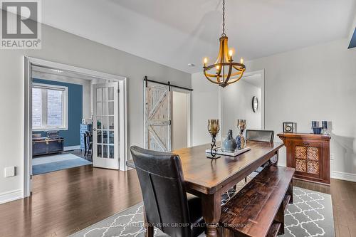 87 Manor Hampton Street, East Gwillimbury (Sharon), ON - Indoor Photo Showing Dining Room