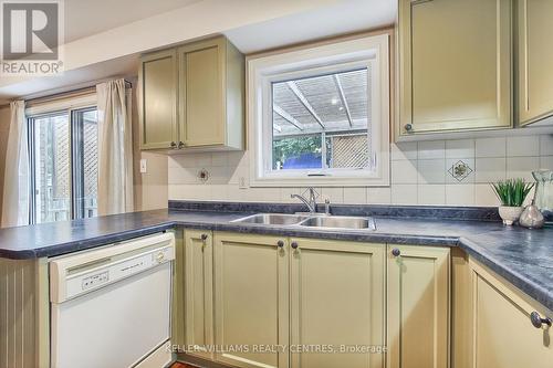 768 College Manor Drive, Newmarket (Gorham-College Manor), ON - Indoor Photo Showing Kitchen With Double Sink