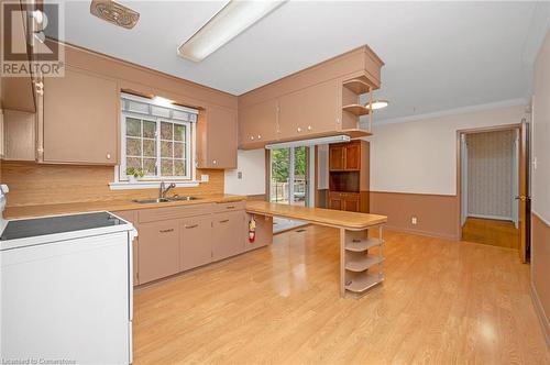 479 Blake Street, London, ON - Indoor Photo Showing Kitchen With Double Sink