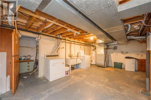 479 Blake Street, London, ON - Indoor Photo Showing Basement