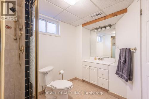 22 Tamarack Avenue, St. Catharines, ON - Indoor Photo Showing Bathroom