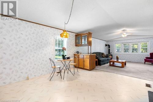 684138 Sideroad 30 Unit# Mh12, Chatsworth, ON - Indoor